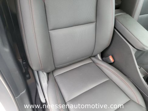 Used 2025 Chevrolet Trax RS image 10