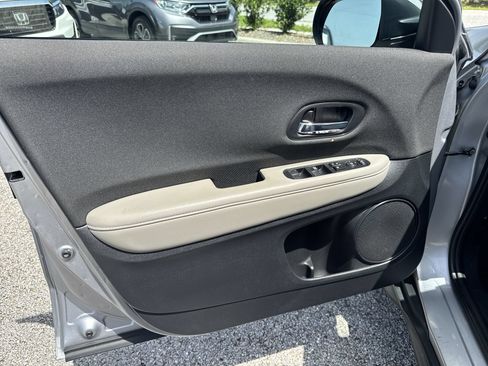 Used 2021 Honda HR-V LX image 19