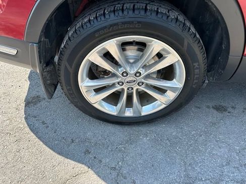 Used 2018 Ford Explorer Limited AWD/4WD image 11