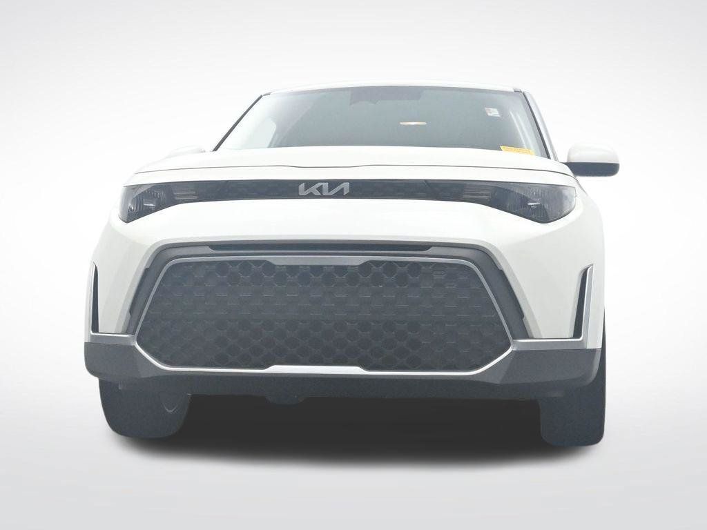 Used 2023 Kia Soul LX w/ Option Group 015 FWD image 31