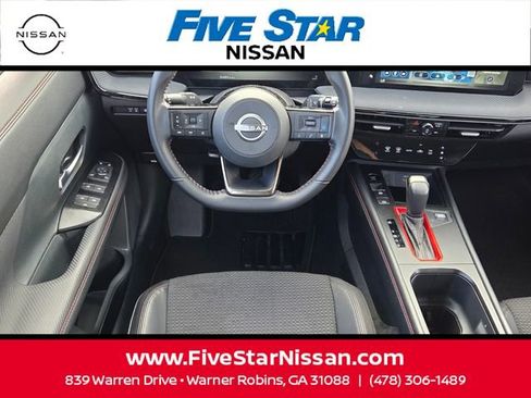 Used 2025 Nissan Kicks SR w/ Illumination Package FWD image 7