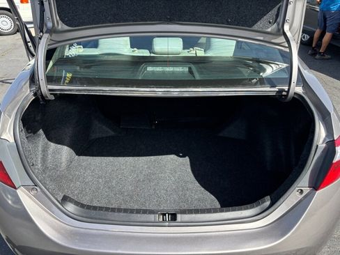 Used 2016 Toyota Corolla LE image 16