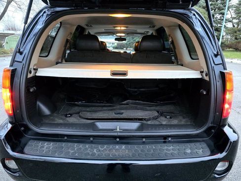 Used 2007 GMC Envoy Denali image 12