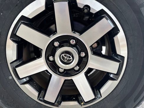 Used 2024 Toyota 4Runner TRD Off-Road image 5