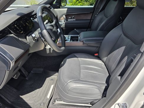 Certified 2023 Land Rover Range Rover SE AWD/4WD image 10