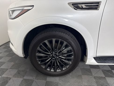 Used 2024 INFINITI QX80 Premium Select w/ All-Season Package RWD image 12
