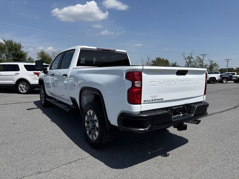 Used 2023 Chevrolet Silverado 2500 Custom AWD/4WD image 4