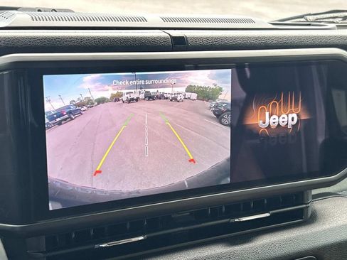 Used 2024 Jeep Wrangler Unlimited AWD/4WD image 34