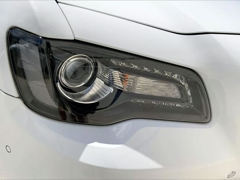 Used 2023 Chrysler 300 C RWD image 31
