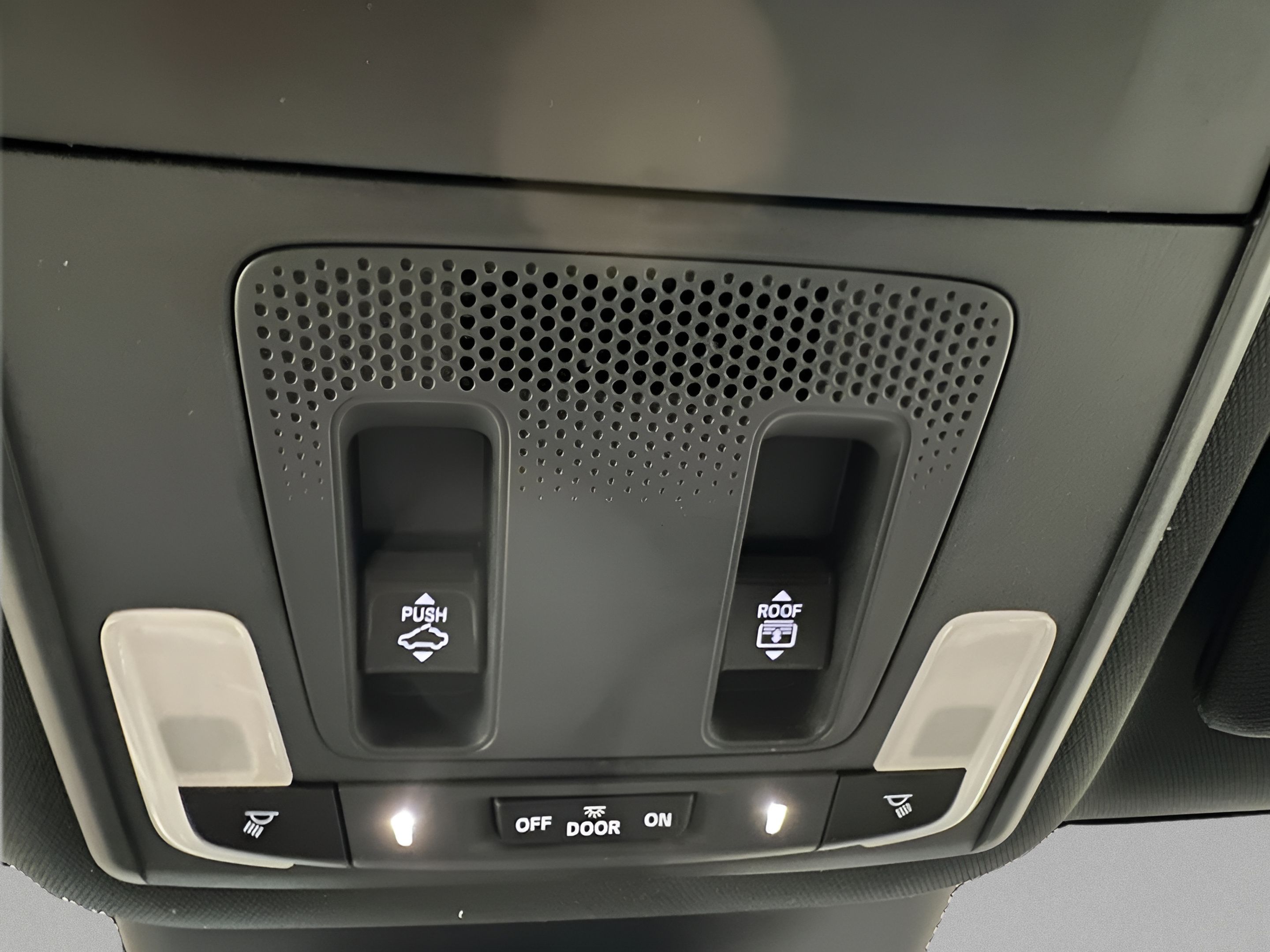 Used 2025 Honda Pilot TrailSport image 28