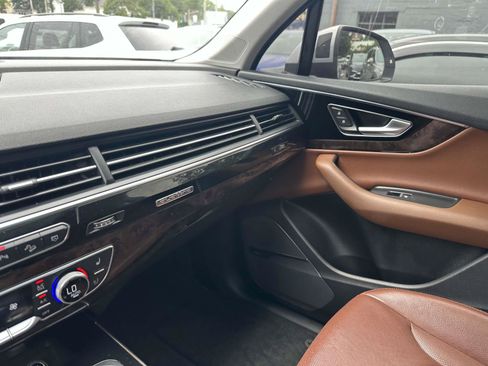 Used 2018 Audi Q7 3.0T Prestige w/ Prestige Package AWD/4WD image 29