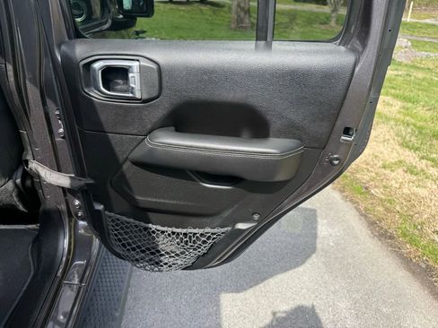 Used 2019 Jeep Wrangler Unlimited Sahara w/ LED Lighting Group image 39