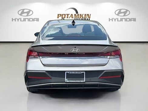 Certified 2025 Hyundai Elantra Sport FWD image 6