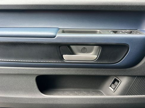 New 2025 Volkswagen ID. Buzz Pro S RWD image 10