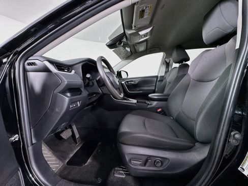 Certified 2025 Toyota RAV4 XLE AWD/4WD image 19