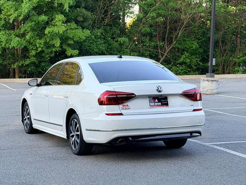 Used 2017 Volkswagen Passat 1.8T R-Line FWD image 6