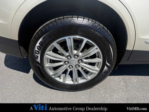 Used 2017 Cadillac XT5 Luxury w/ Driver Awareness Package AWD/4WD image 14