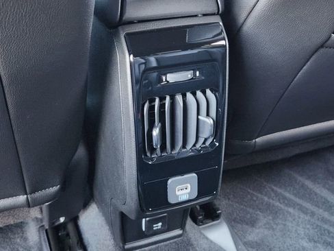 Used 2026 Jeep Compass Latitude image 28