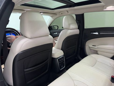 Used 2017 Chrysler 300 C w/ Safetytec Plus Group RWD image 13