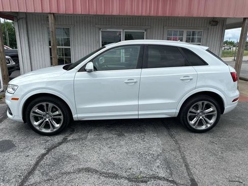 Used 2017 Audi Q3 2.0T Premium Plus w/ Premium Plus Package FWD image 10