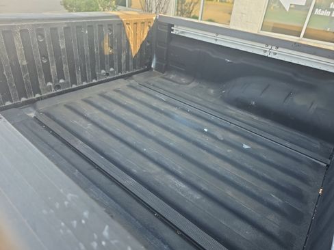 Used 2019 Nissan Frontier SL image 13