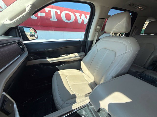 Used 2024 Ford Expedition Max Limited RWD image 14
