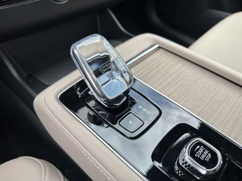 New 2026 Volvo XC90 B6 Plus image 15