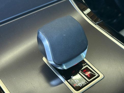 Certified 2026 Land Rover Range Rover Velar Dynamic SE AWD/4WD image 28