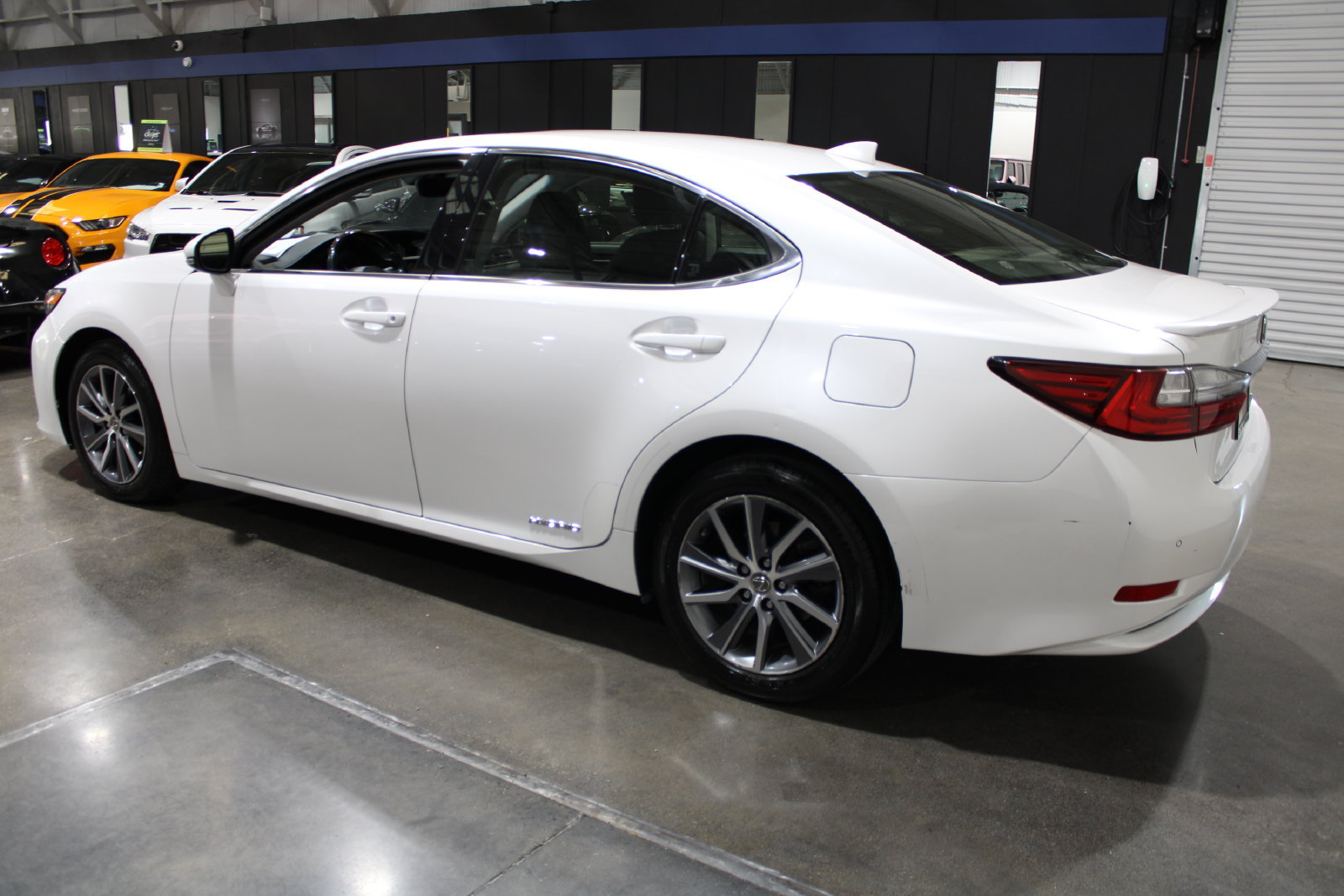 Used 2018 Lexus ES 300h w/ Navigation Package FWD image 7