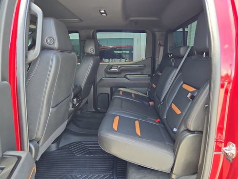 Used 2025 GMC Sierra 1500 AT4 w/ AT4 Premium Package AWD/4WD image 15