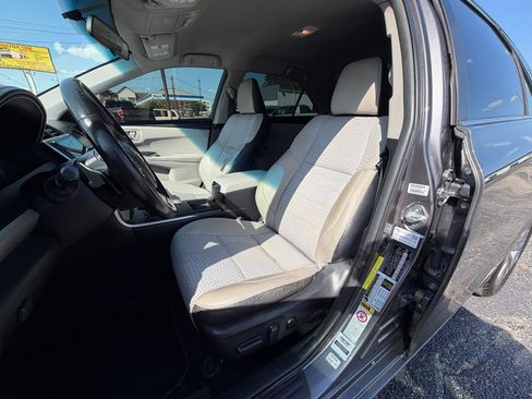 Used 2015 Toyota Camry SE FWD image 10
