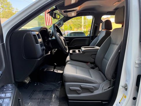 Used 2019 Chevrolet Silverado 1500 Custom w/ Custom Convenience Package AWD/4WD image 25