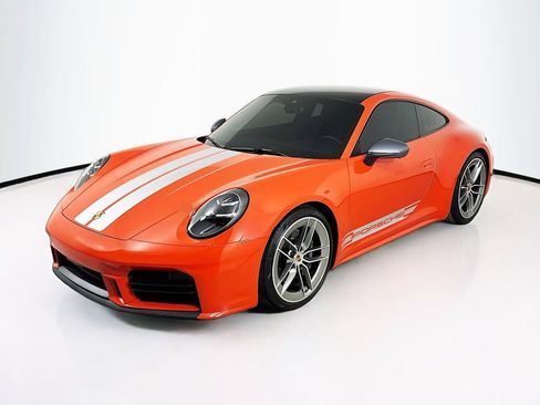 Used 2025 Porsche 911 Carrera T RWD image 1