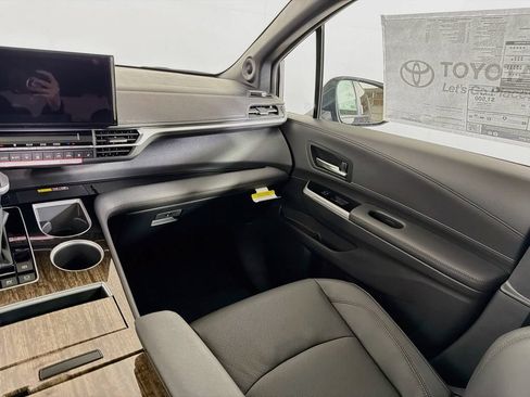 New 2026 Toyota Sienna Limited AWD/4WD image 20