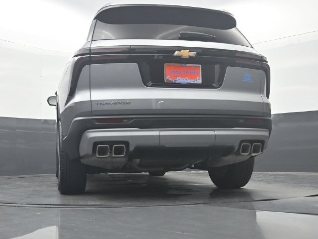 Used 2026 Chevrolet Traverse LT w/ Sun and Wheel Package FWD image 36
