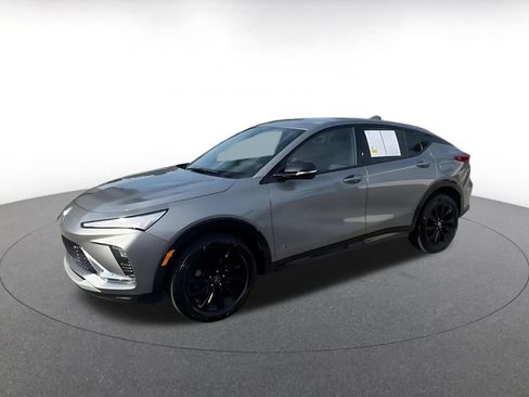 Used 2025 Buick Envista Sport Touring image 8