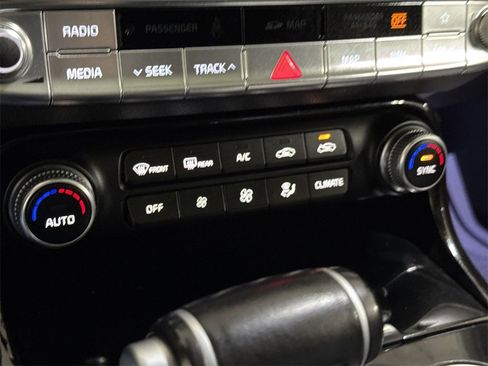 Used 2019 Kia Stinger Premium image 17