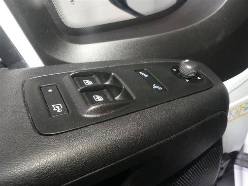 Used 2025 RAM ProMaster 2500 w/ Convenience Group FWD image 16