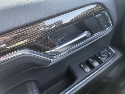 Used 2024 GMC Sierra 1500 Elevation image 18