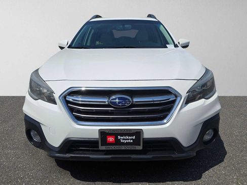 Used 2018 Subaru Outback 2.5i Premium AWD/4WD image 2