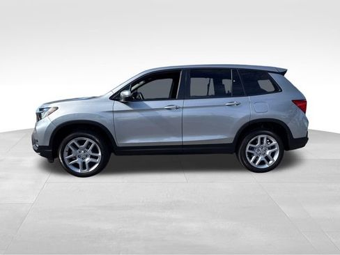 Used 2025 Honda Passport EX-L image 3