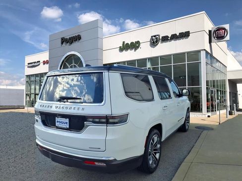 Used 2022 Jeep Grand Wagoneer Series III image 2
