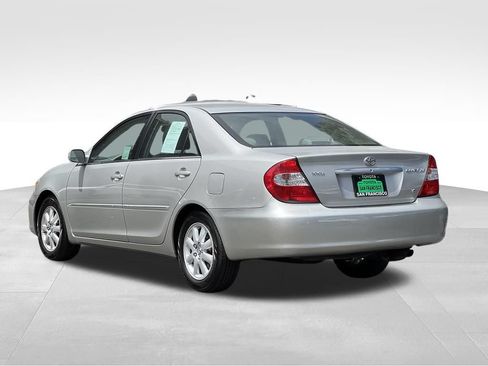 Used 2004 Toyota Camry XLE FWD image 3
