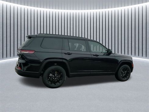 New 2025 Jeep Grand Cherokee L Laredo image 7