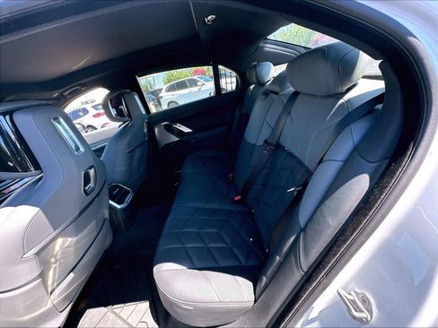 Used 2026 BMW 750e xDrive AWD/4WD image 25