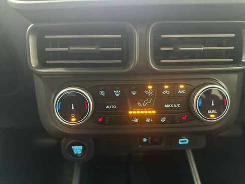 Used 2024 Ford Maverick Lariat w/ Black Appearance Package FWD image 18