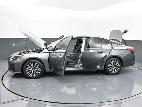 Certified 2025 Nissan Altima 2.5 SV image 39