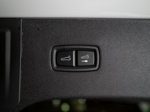 New 2026 Porsche Cayenne GTS AWD/4WD image 47