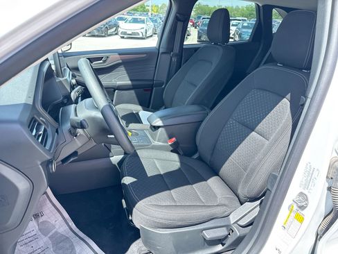 Used 2025 Ford Escape Active AWD/4WD image 13