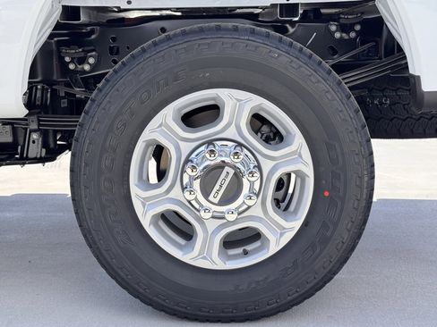 New 2025 Ford F350 XLT w/ FX4 Off-Road Package image 14